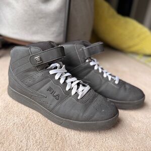 Men’s Fila Vulc 13 Mid-Top Sports Sneakers Dark Shadow Grey/Blk White Laces 9.5